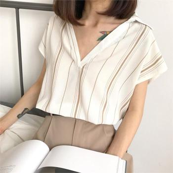 ONM 고급스러움이 묻어나는 베이지컬러 블라우스 S8822087