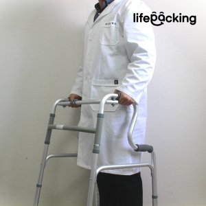 [불명] 보행보조기 어른 보행기 MSW200이미지입니다. 누르면 해당 게시물로 새창이동합니다.