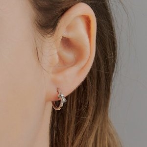 HEI 에이핑크 윤보미, 트와이스 지효, 에스파 닝닝 착용 knot one-touch earring