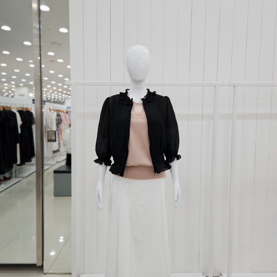 샤틴 스모킹 프릴넥 집업자켓s262k107b_DJ11_DJ이미지입니다. 누르면 해당 게시물로 새창이동합니다.