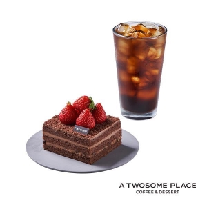 투썸플레이스 떠먹는 스트로베리 초콜릿 생크림+아메리카노