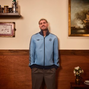 아디다스 OG 아르헨티나 50TH 기념 트랙탑 블록코어 JD9096이미지입니다. 누르면 해당 게시물로 새창이동합니다.