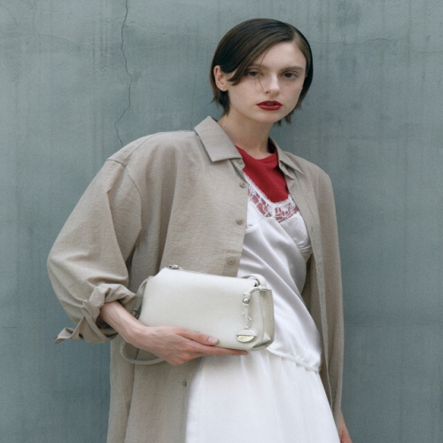 LF 질스튜어트 뉴욕 액세서리 JABA5F022IV MINUTE 미뉴트 아이보리 가죽 참장