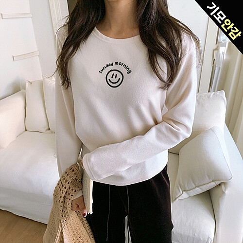 올리비에스클로젯 스마일 기모 티셔츠_O2412TS291D_이미지