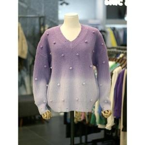 세이브존03 폼폼 장식 그라데이션 펄 브이넥 니트 S43220045