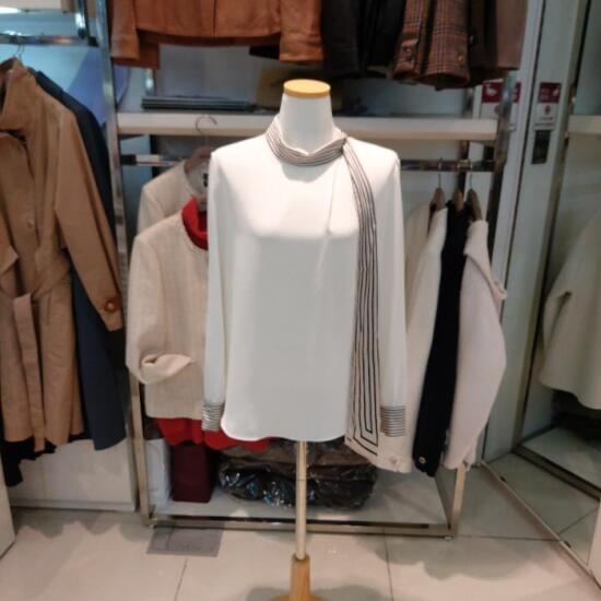 배색 타이넥 블라우스 VOCNL3S1361