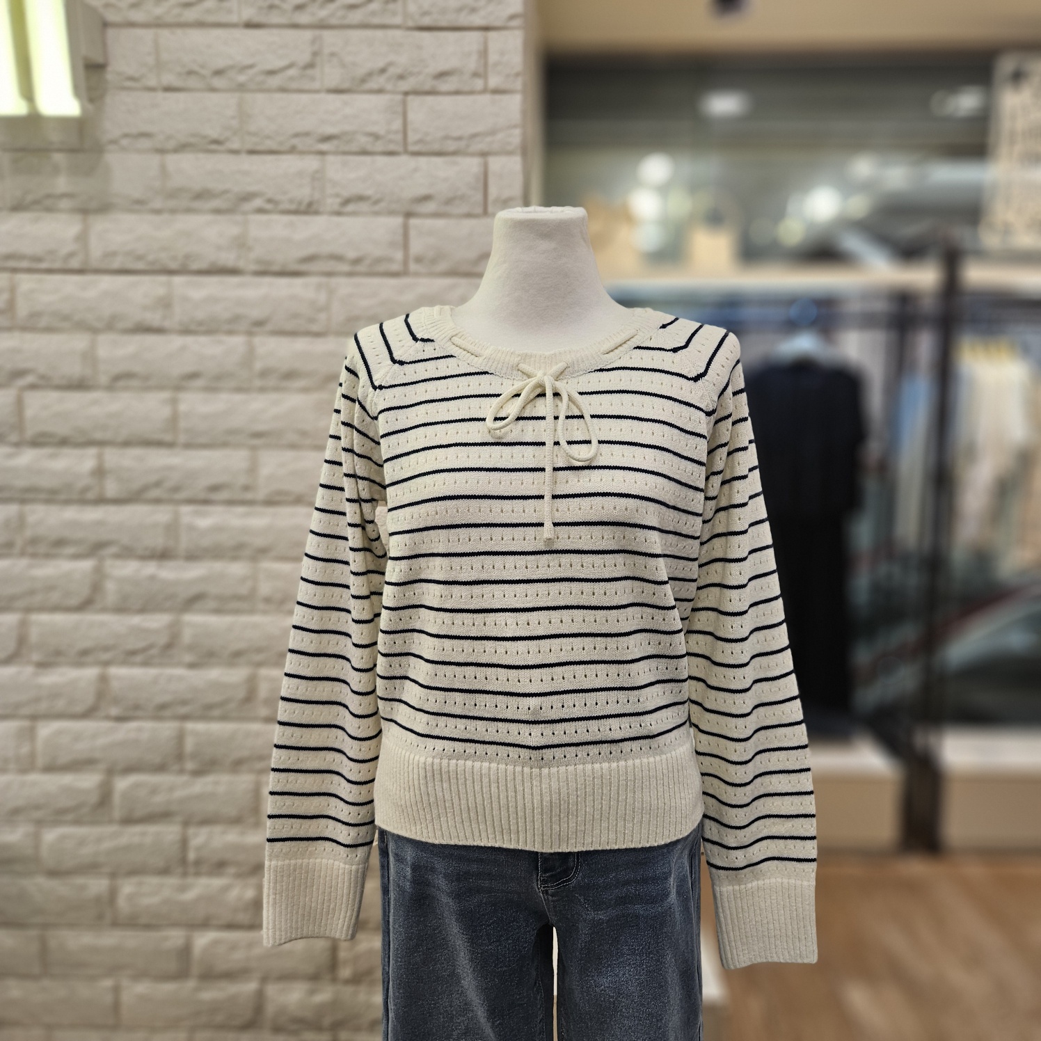 트렌드컬렉션 넥스트링 리본 줄니트 TRKA25956이미지입니다. 누르면 해당 게시물로 새창이동합니다.