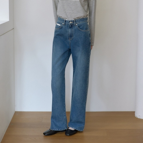 시그니처 세미 와이드 핏 데님 Medium Blue HK26SP-PT08-MBL