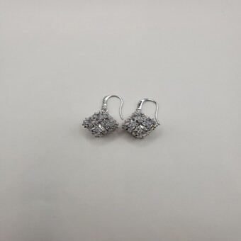 <b>스텔라</b>앤로라 여성귀걸이 특수큐빅 큐브 귀걸이 <b>18</b>K도금 SAR-121 골드