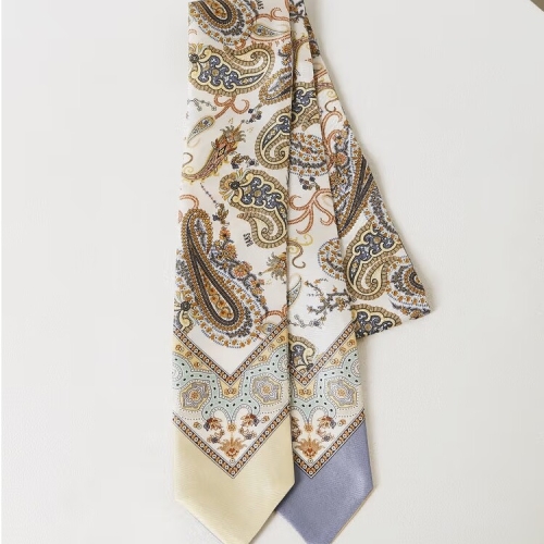 닥스 여성 페이즐리 옐로우 실크 쁘띠 스카프 DCSC6E551Y1이미지입니다. 누르면 해당 게시물로 새창이동합니다.