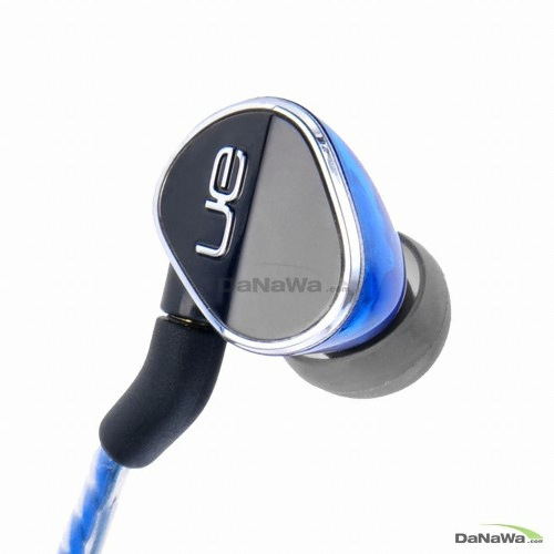 ������ UE 900