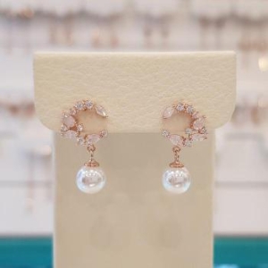 세이브존01 신혼집들이선물 진주 큐빅 드롭귀걸이 spe602 S16286891