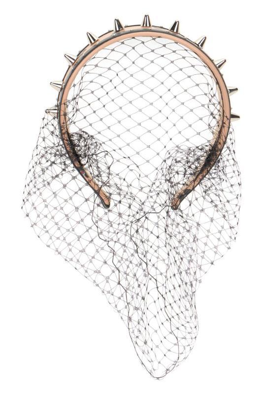 발렌티노 레드 스터드 장식 네트 디테일 헤어밴드 RQ2J0B07XPF