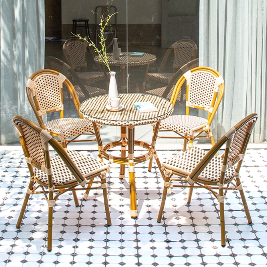 �����۴�ó ��Ż�� ���� �߿� ���̺� 700