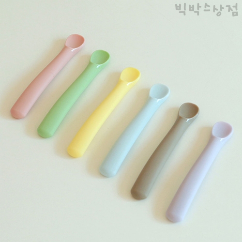 데일리라이크 봉봉 이유식 스푼 1p 1단계 초기용 케이스포함 실리콘 유아식판 이유식 숟가락이미지입니다. 누르면 해당 게시물로 새창이동합니다.