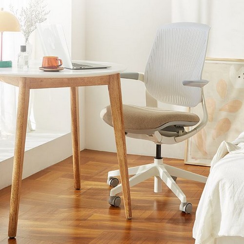 �õ��� ���Ͽ� �÷��� ȭ��Ʈ ȸ���� ��ǻ�� å�� ����