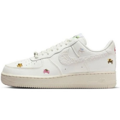 나이키 에어포스 1 로우 IQ1143-100