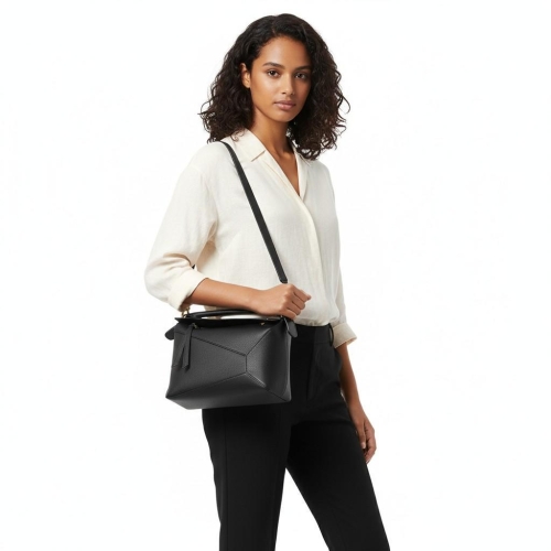 로에베 SMALL PUZZLE EDGE BAG IN SOFT GRAINED CALFSKIN A510P60XAW 1100 소프트 그.._이미지