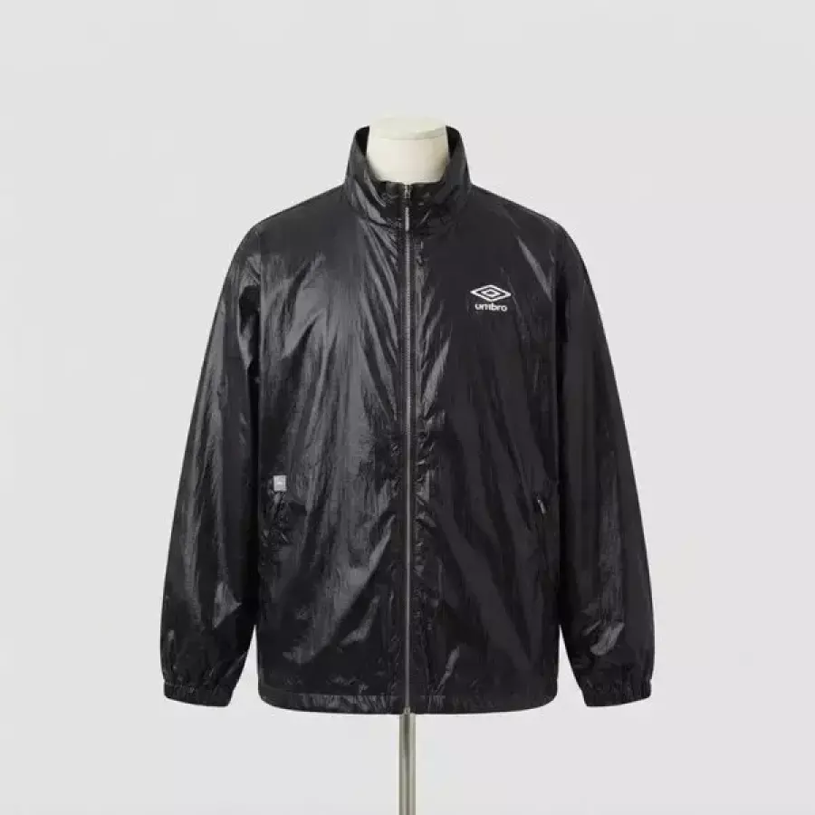 엄브로 클래식 스탠넥 웜업 바람막이 자켓 BLACK UR321CJK93 BLK0