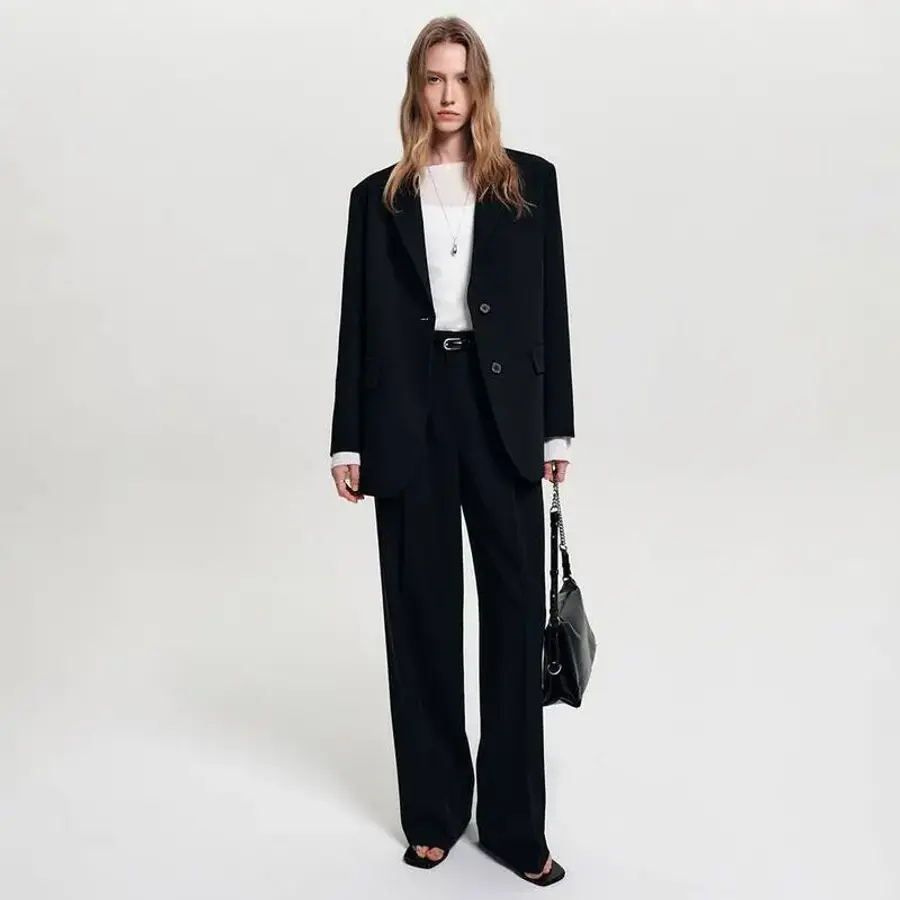 룩캐스트 엘리스 미니멀 오버사이즈 자켓_블랙 ELISE MINIMAL OVERSIZED JACKET_BLACK 372920