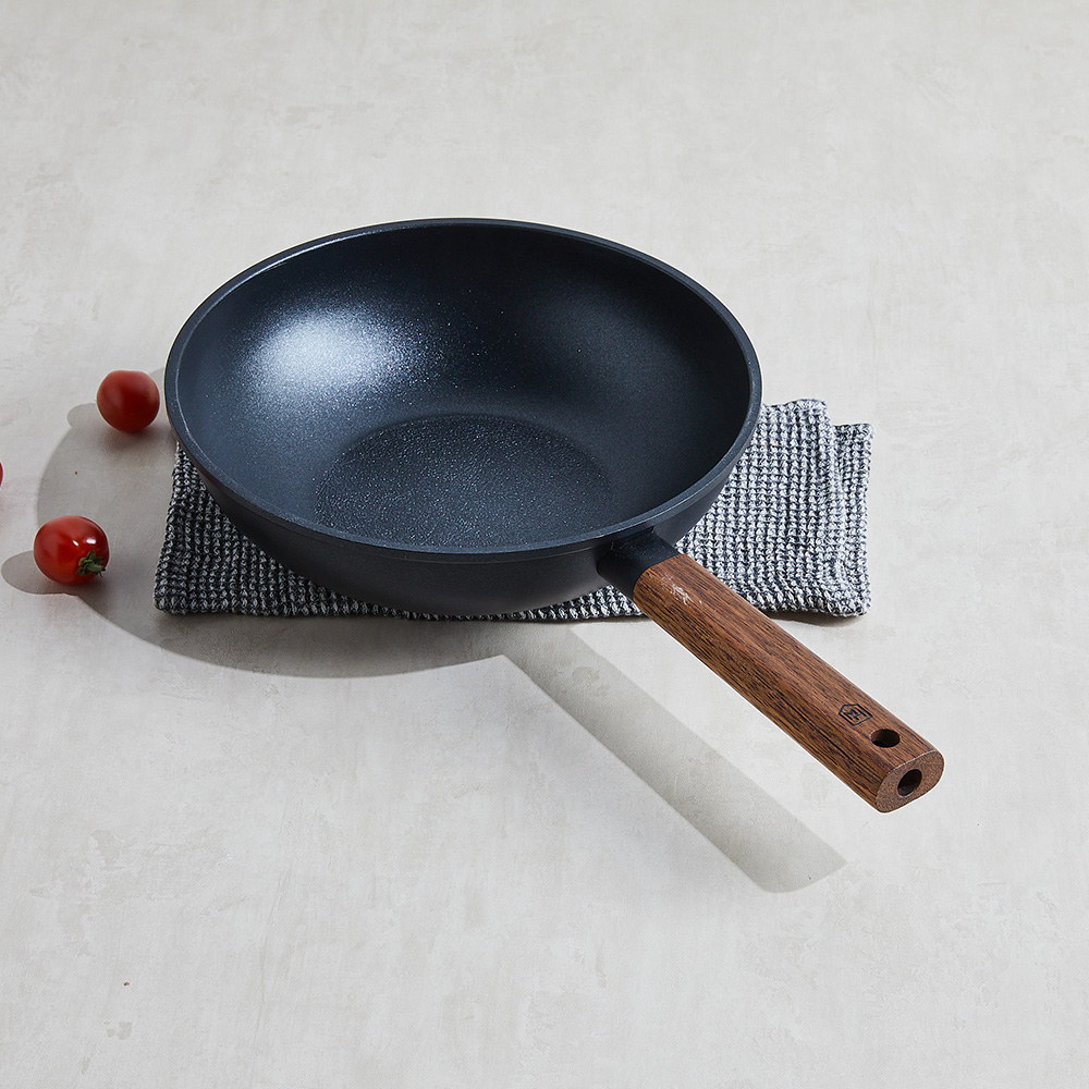 �̷��帮���� ����Ͽ콺 �⸧�� ���Ե�� Ƽũ��� ������