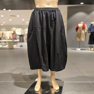 보니스팍스 B1G15WSL100 아래 둥근 포켓형 치마 바지이미지입니다. 누르면 해당 게시물로 새창이동합니다.