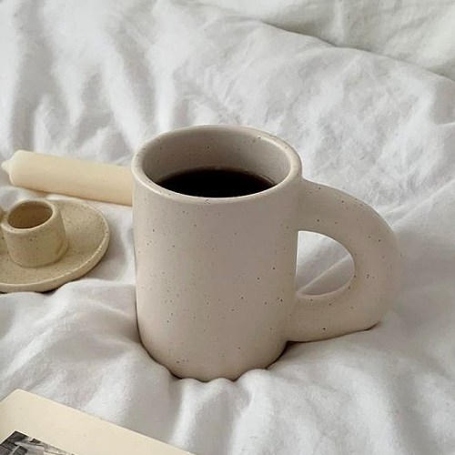 아이보리앤도트 머그잔