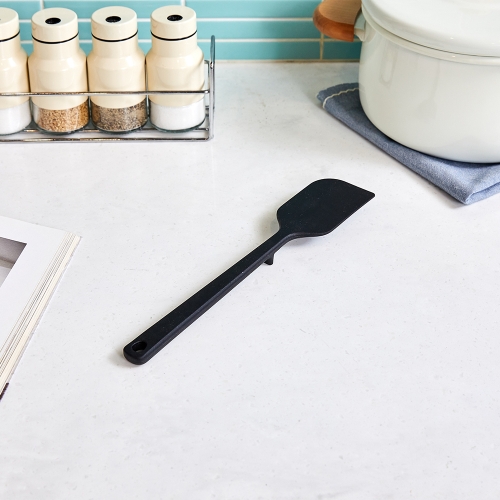 바닥에 닿지 않는 실리콘 스파츌라