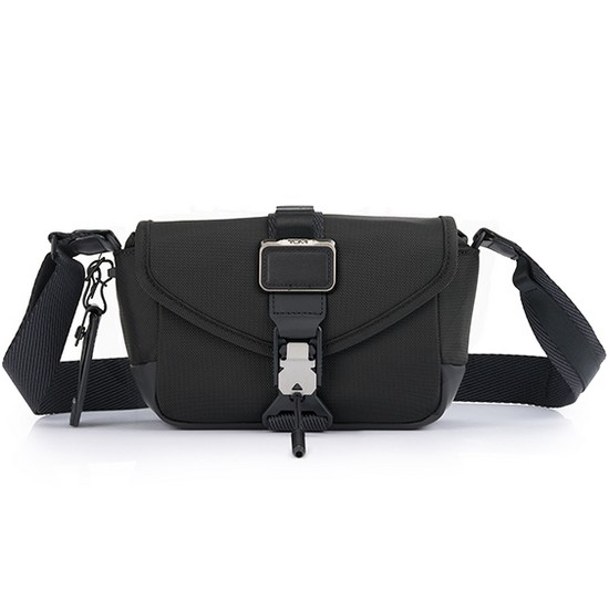 투미 알파 브라보 콤파스 플랩 크로스백_0232716D