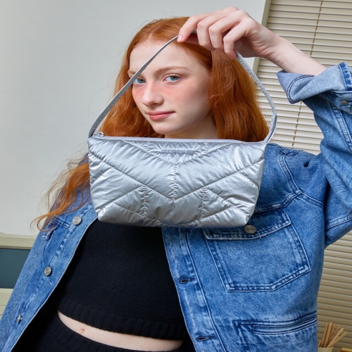 LF 질스튜어트 ROSELLA 로젤라푸딩 실버 퀼팅 미니숄더백 JAWA4E683SV