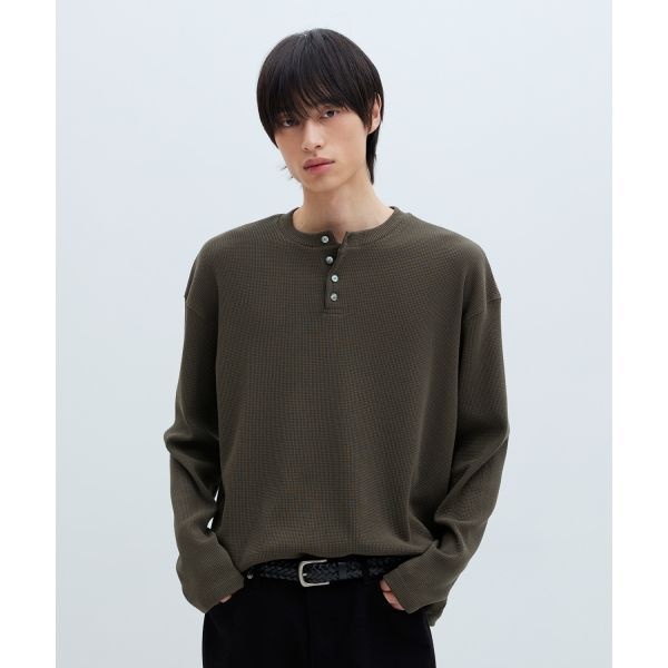 르아르 LEIRE 와플 헨리넥 롱 슬리브 티셔츠 카키 L25SPTS00102 3054223_이미지