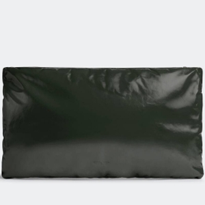 보테가베네타 BOTTEGA VENETA 라지 필로우 파우치 717921V2G003009_이미지