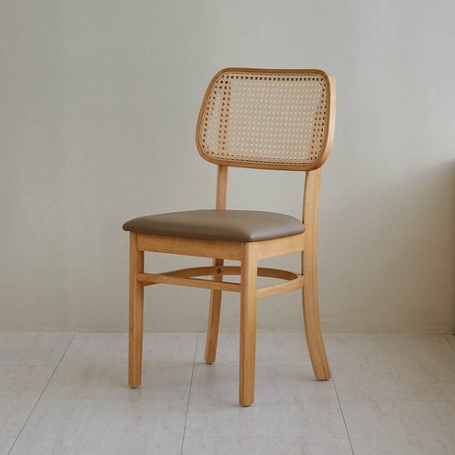 버튼 라탄 의자