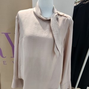리안뉴욕 뉴코아인천아울렛 소프트 실크라이크 블라우스RTHWBL010_이미지