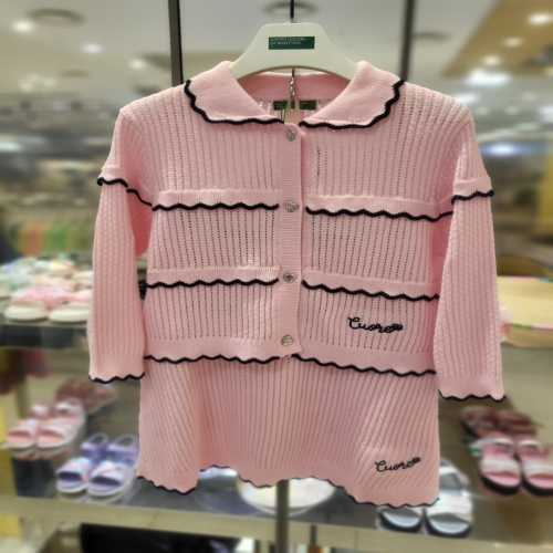 베네통키즈 스칼럽스카시니트가디건 스커트세트 QAKC04SK05541m_이미지