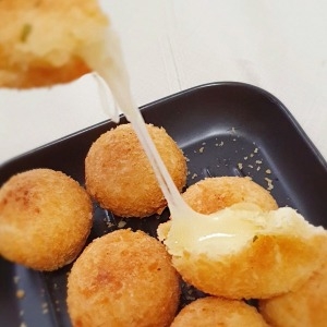 미소킹 찰 치즈볼900g 자연치즈 치즈볼 생지_이미지