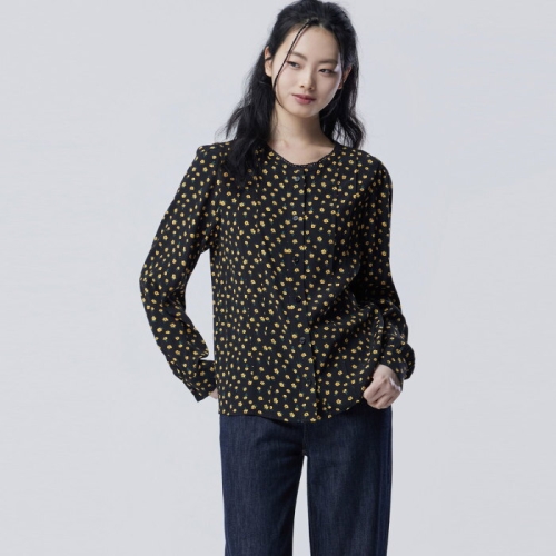  베네통 Online Exclusive 플라워 패턴 레이스 블라우스_BABLE1631BK