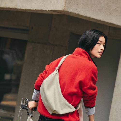 액세서리 Less Bag_2 스몰 원단 크로스백 라이트 그레이 BE59D2M242