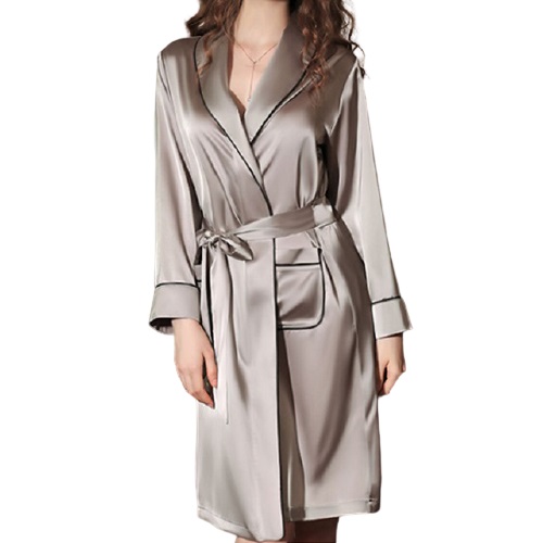 그란데 다나 블랜드 실크 슬립 가운이미지입니다. 누르면 해당 게시물로 새창이동합니다.