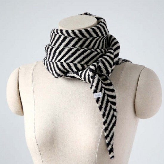 �Ƹ��ٿ����� ���ζ� ������ȣ�� �ﰢ ��Ʈ ��ī�� S8330