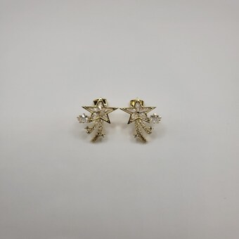 <b>스텔라</b>앤로라 여성귀걸이 특수큐빅 별모양 은침 귀걸이 <b>18</b>K도금 SAR-132