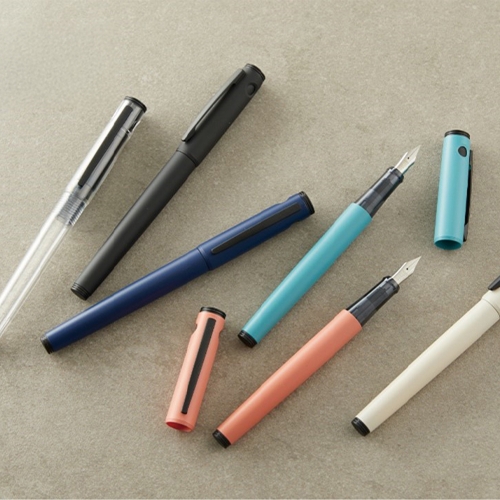 PILOT NEW 라이티브 만년필이미지입니다. 누르면 해당 게시물로 새창이동합니다.