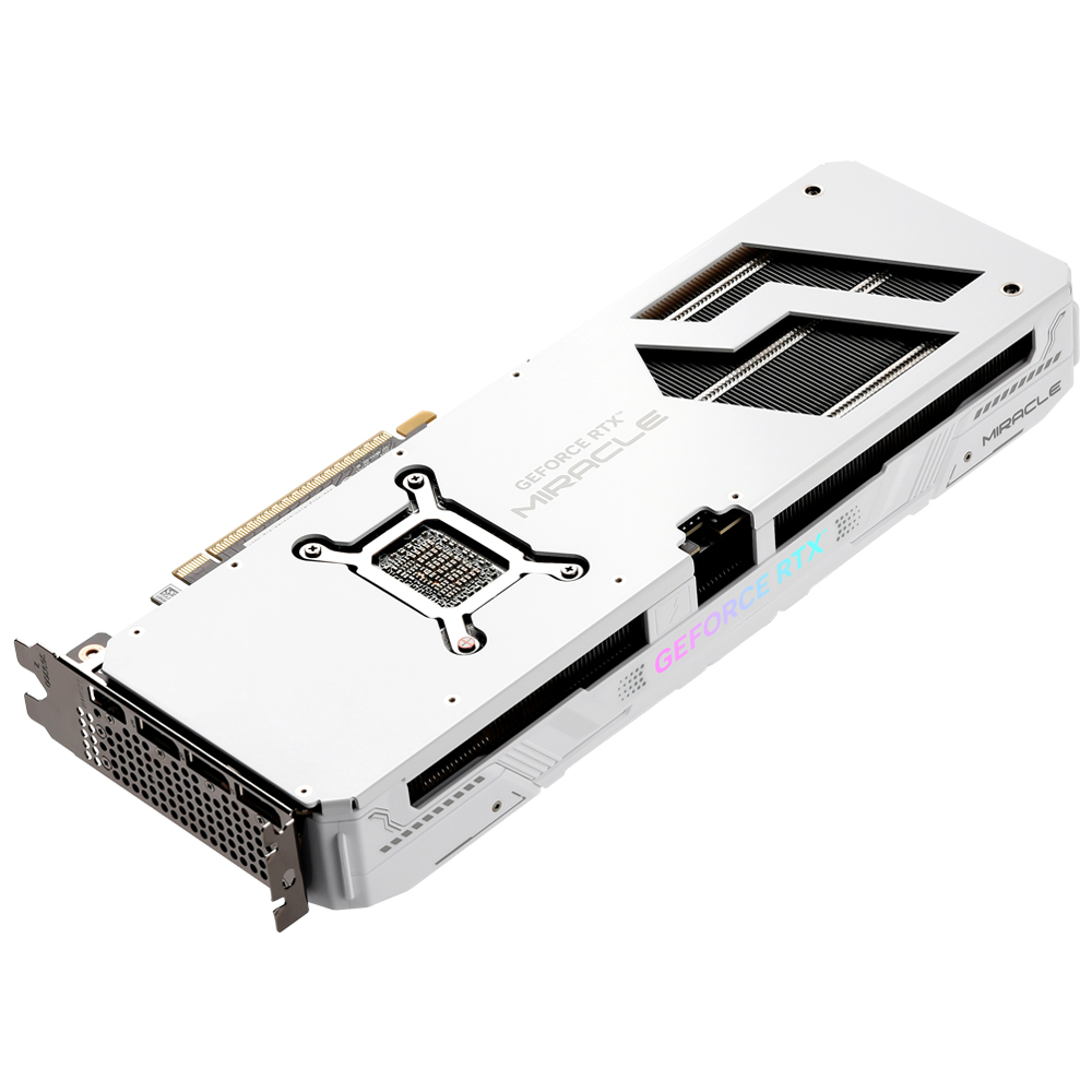 �̿��� ������ RTX 5070 MIRACLE WHITE D7 12GB