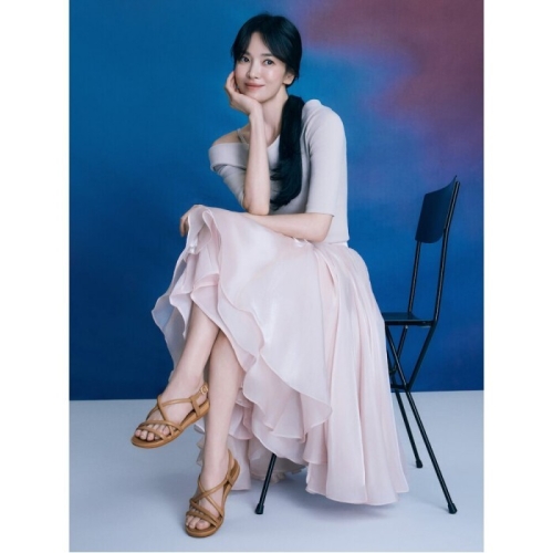 핏플랍 여성 그라시에 레더 스트래피 백 스트랩 샌들 _FT64K2S30B