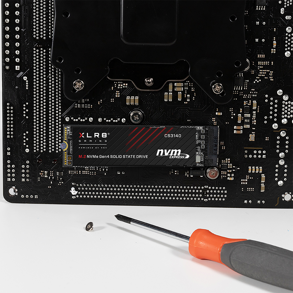 PNY XLR8 CS3140 Gen4 M.2 NVMe ���̾���