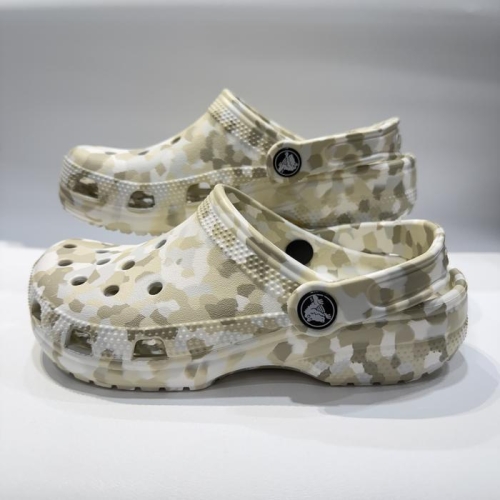 크록스 남녀공용 클래식 컨페티 클로그_212462 2MT_이미지