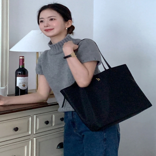 헤지스 SAVER 품절대란 블랙 나일론 퍼피 로고 와이드 숄더백 L HIBA5F911BK_이미지