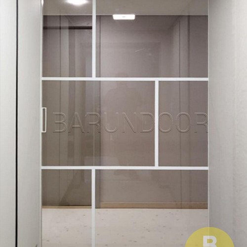 바른도어 화이트 투명강화유리 띠분할형 원슬라이딩이미지입니다. 누르면 해당 게시물로 새창이동합니다.