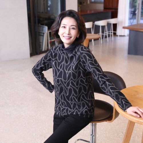 T57228 웨이브 주름 폴라티 50대 엄마옷 중년여성옷