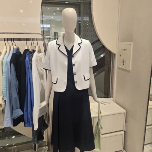 씨씨콜렉트 여성 배색라인 크롭자켓 C252MSF037_이미지
